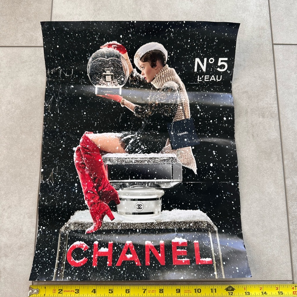 Chanel No 5 2019 Christmas Poster . Limited Edition